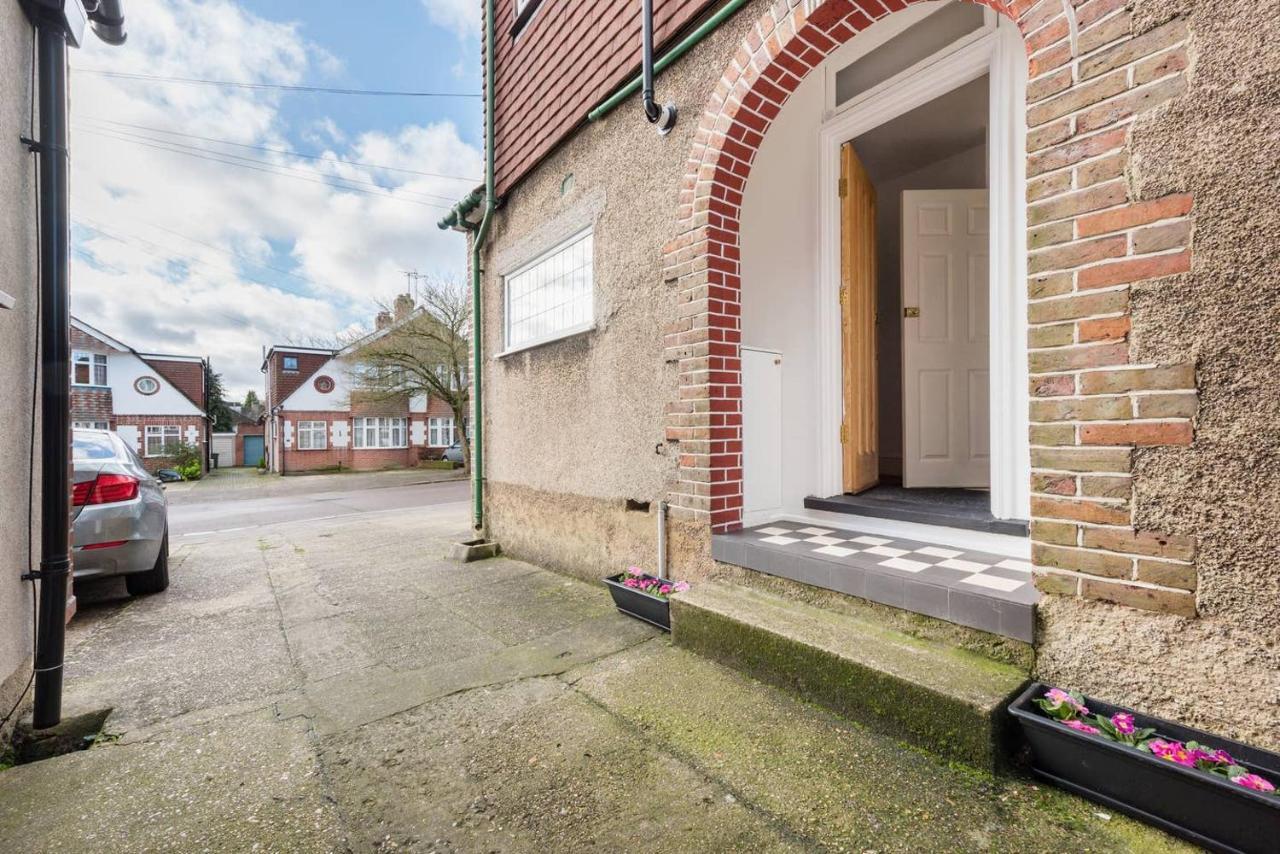The Bluebird - One Bedroom Apartment In Watford Watford  Eksteriør bilde